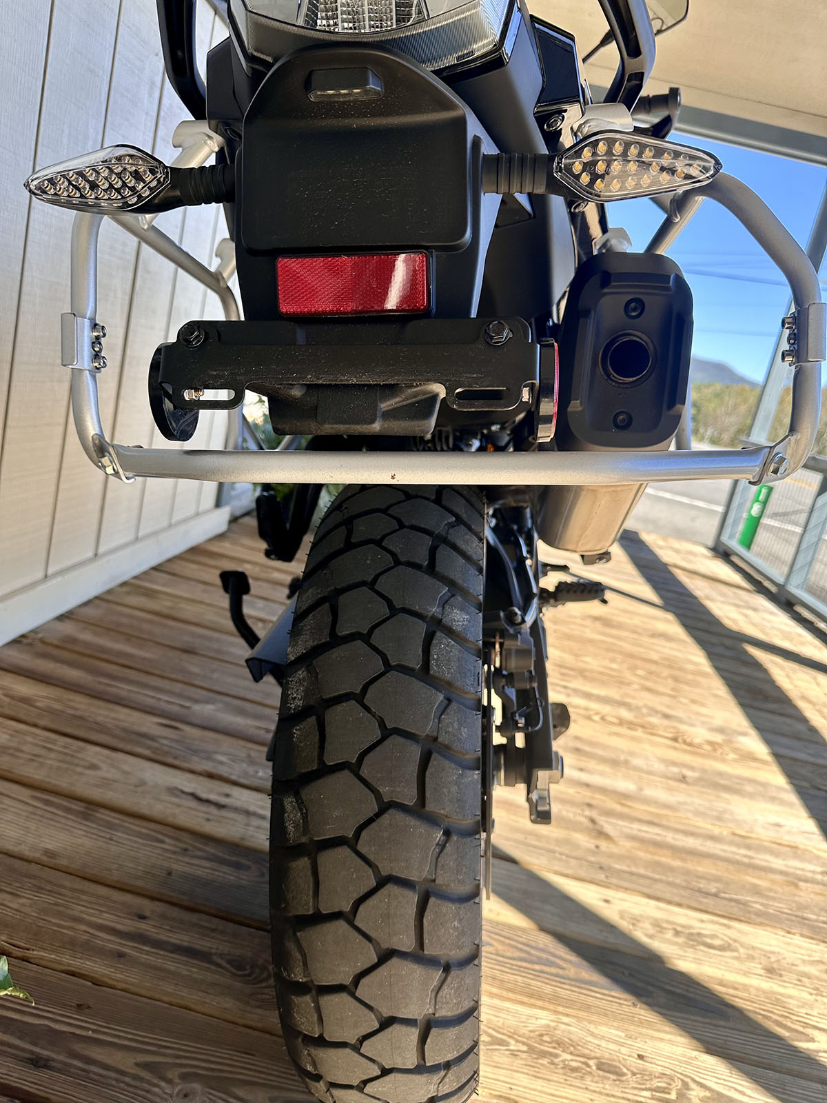 Rear tire, indicators and exhaust